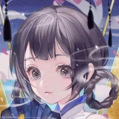 老人烧杨絮险些点着全村